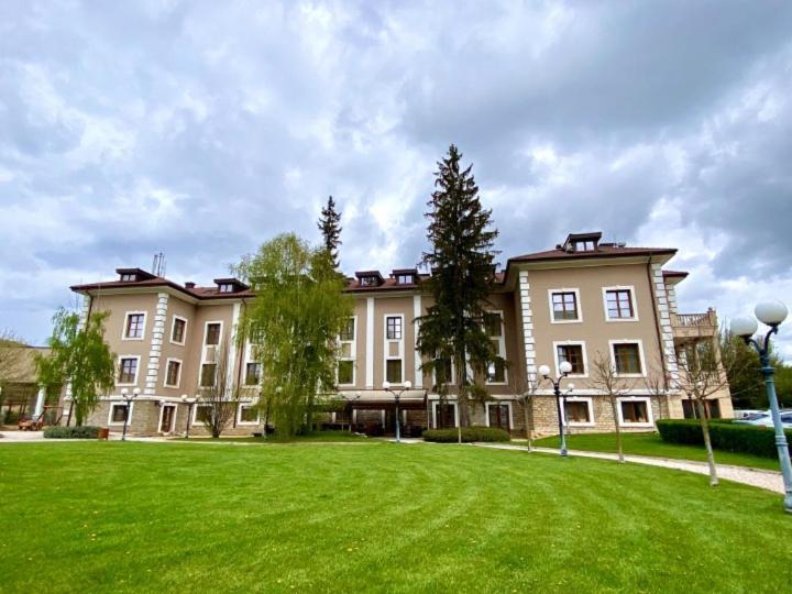 Midalidare Hotel & Spa Mogilovo Luaran gambar